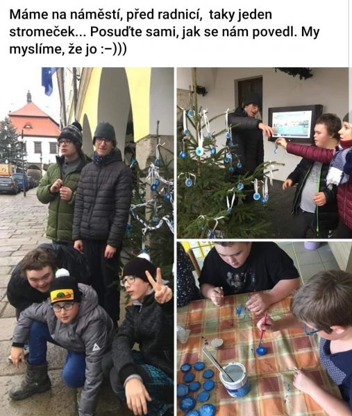 Vánoční stromeček před radnicí